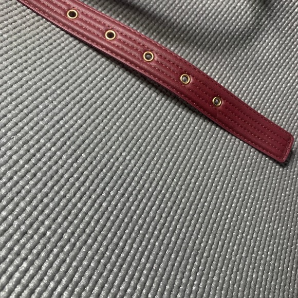 Steve Madden Womens Belts Size Large Wine Red Gold Trapunto Stitch Sleek - Picture 3 of 7